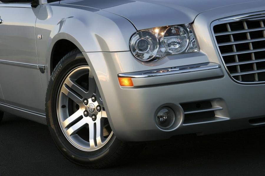 Детали экстерьера Chrysler 300C (LX) 2005 года  (фото 99 из 120)